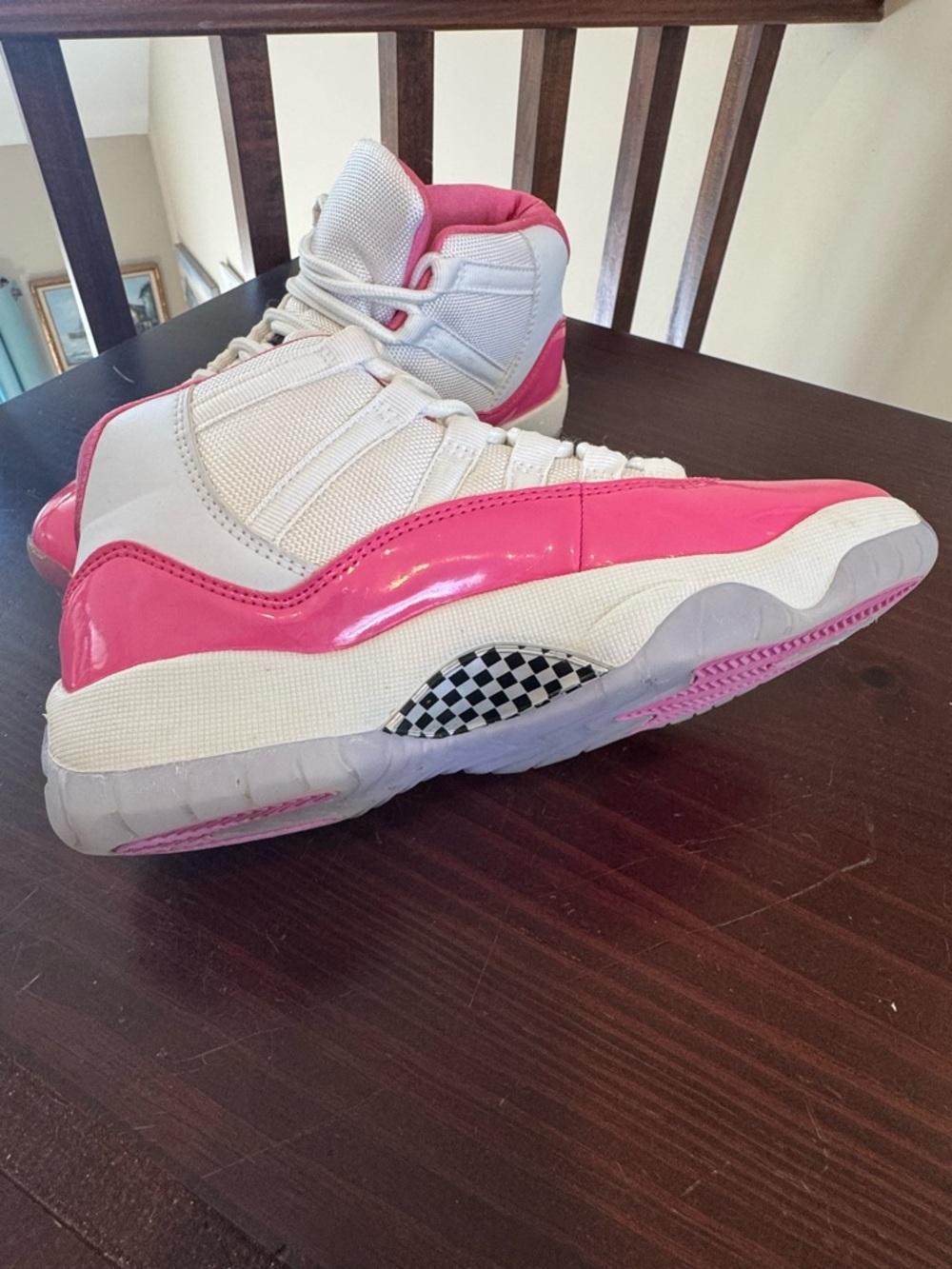 Nike Air Jordan 11 Retro "Barbie Pink" sneakers.  Patent Pink White Youth 5.5 - Picture 13 of 14